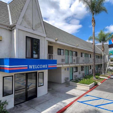 Motel 6 Anaheim Stadium - Orange Ngoại thất bức ảnh
