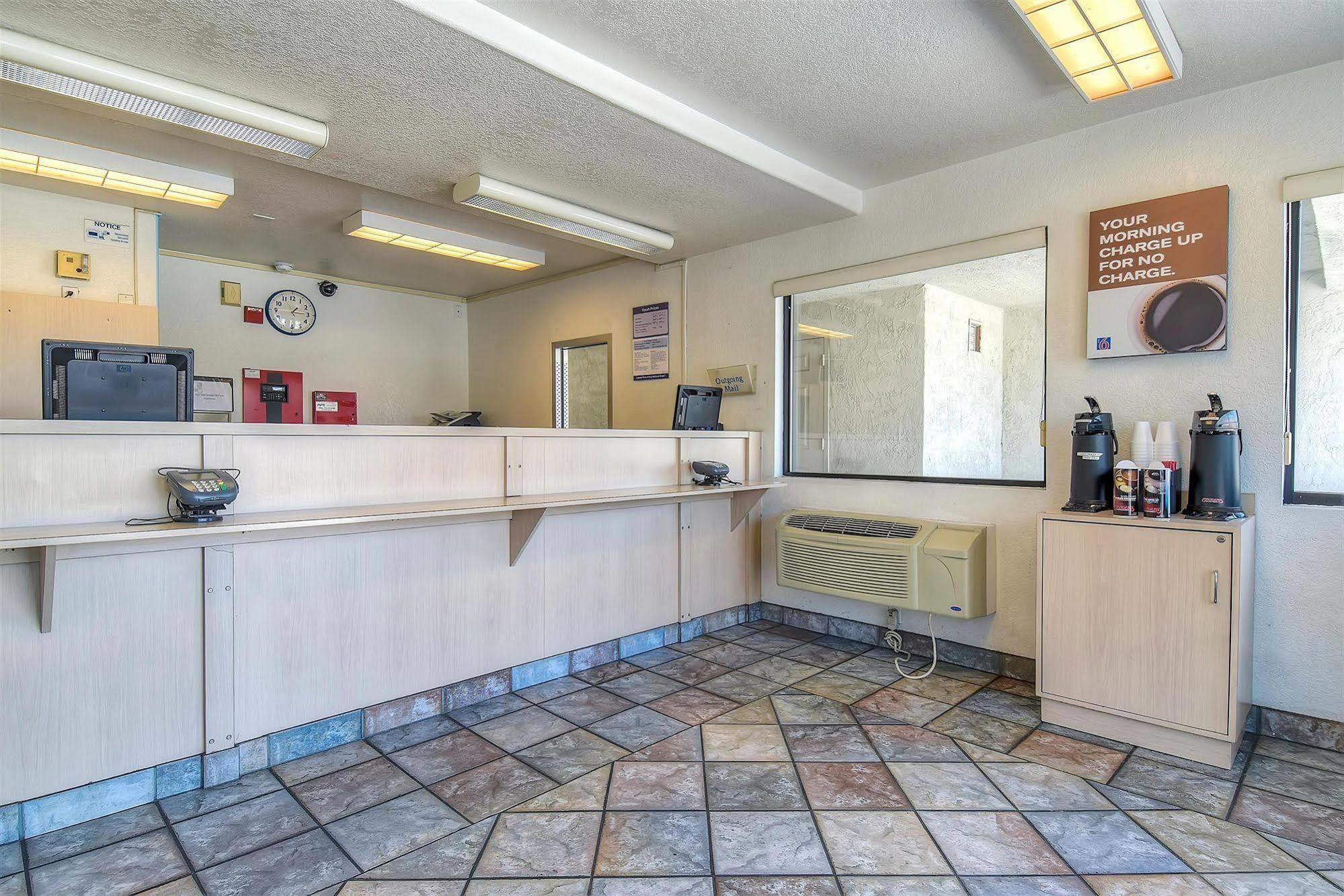 Motel 6 Anaheim Stadium - Orange Ngoại thất bức ảnh