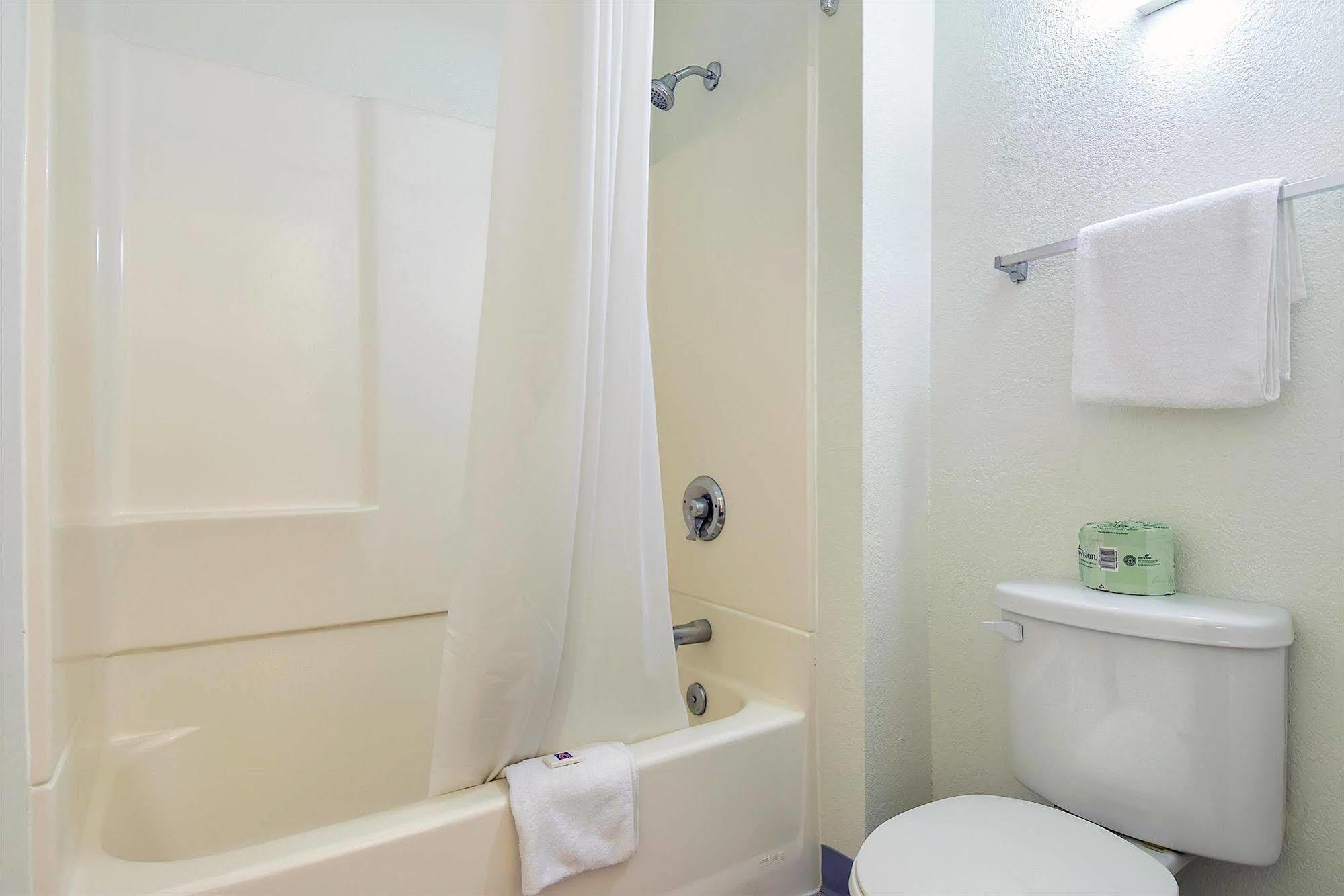 Motel 6 Anaheim Stadium - Orange Ngoại thất bức ảnh