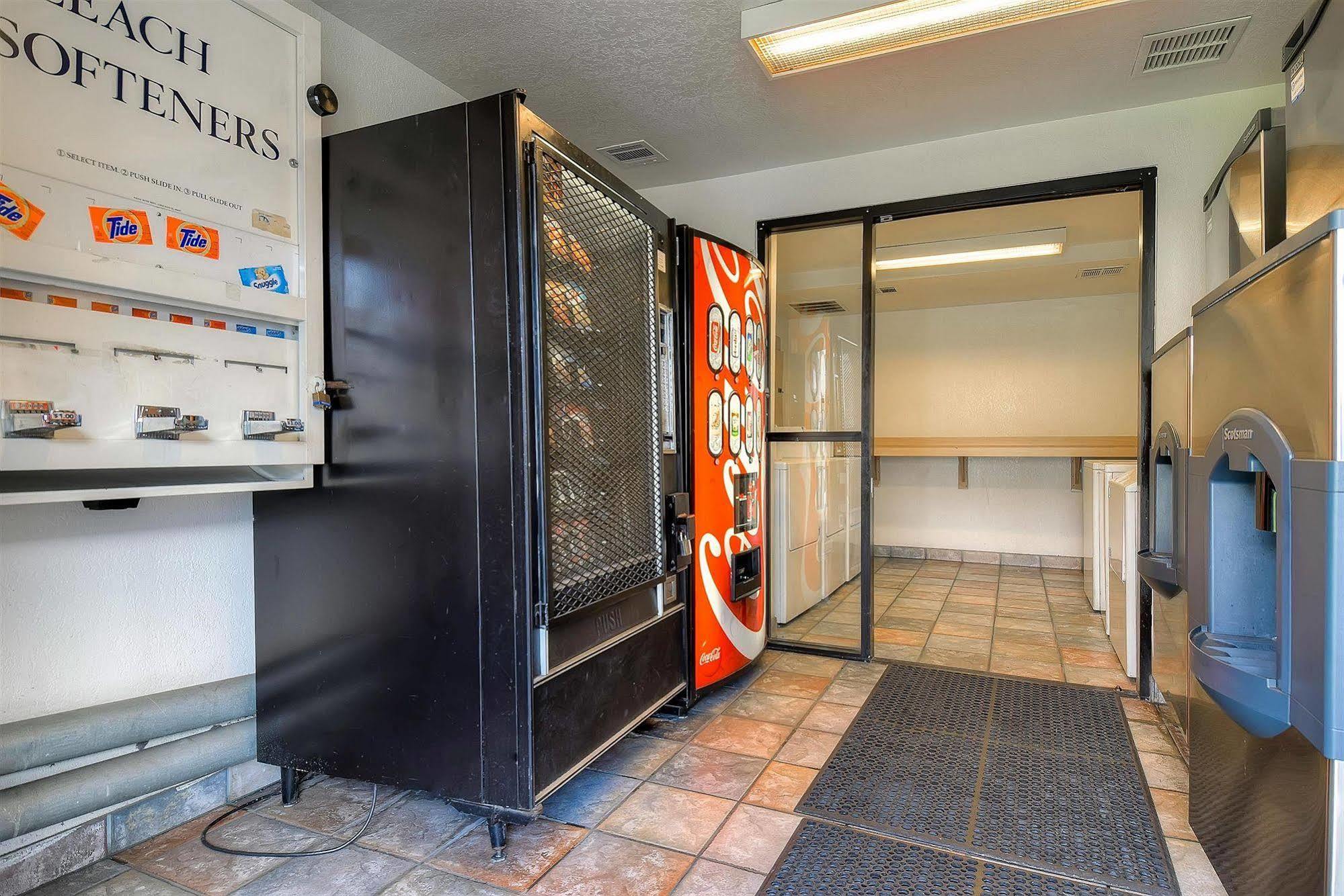 Motel 6 Anaheim Stadium - Orange Ngoại thất bức ảnh