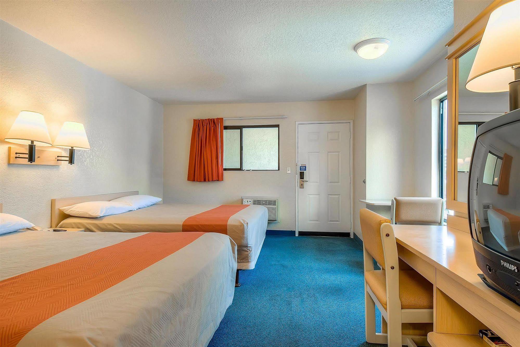 Motel 6 Anaheim Stadium - Orange Ngoại thất bức ảnh