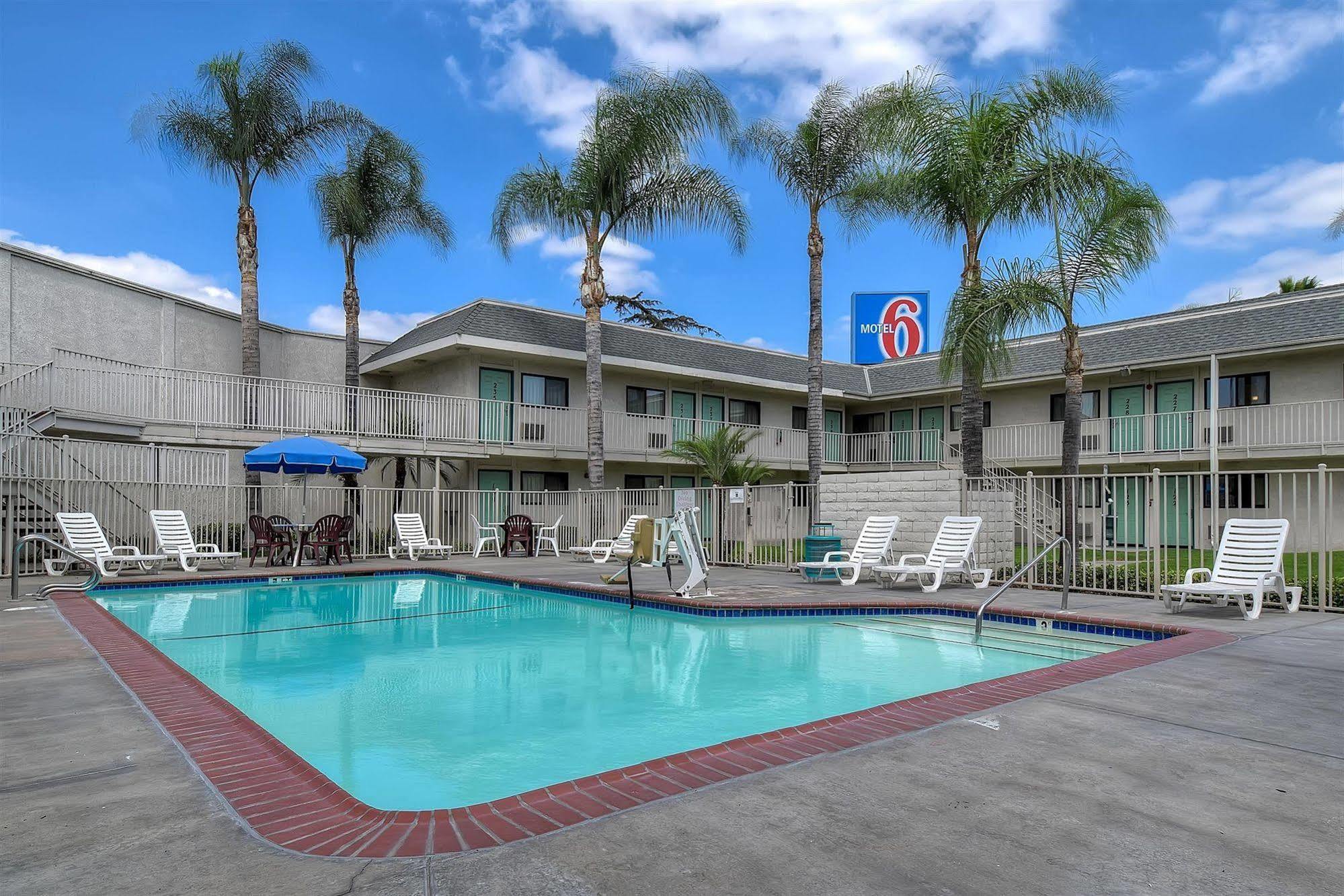 Motel 6 Anaheim Stadium - Orange Ngoại thất bức ảnh