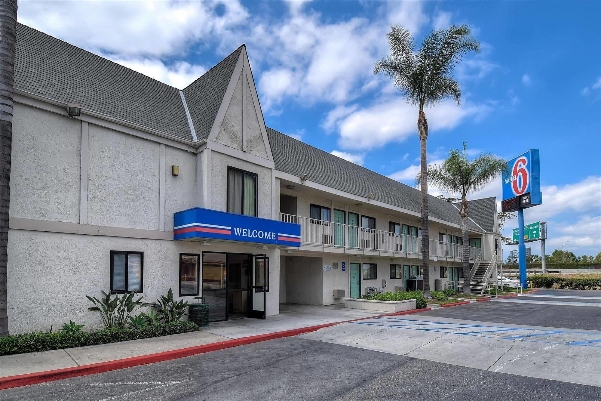 Motel 6 Anaheim Stadium - Orange Ngoại thất bức ảnh