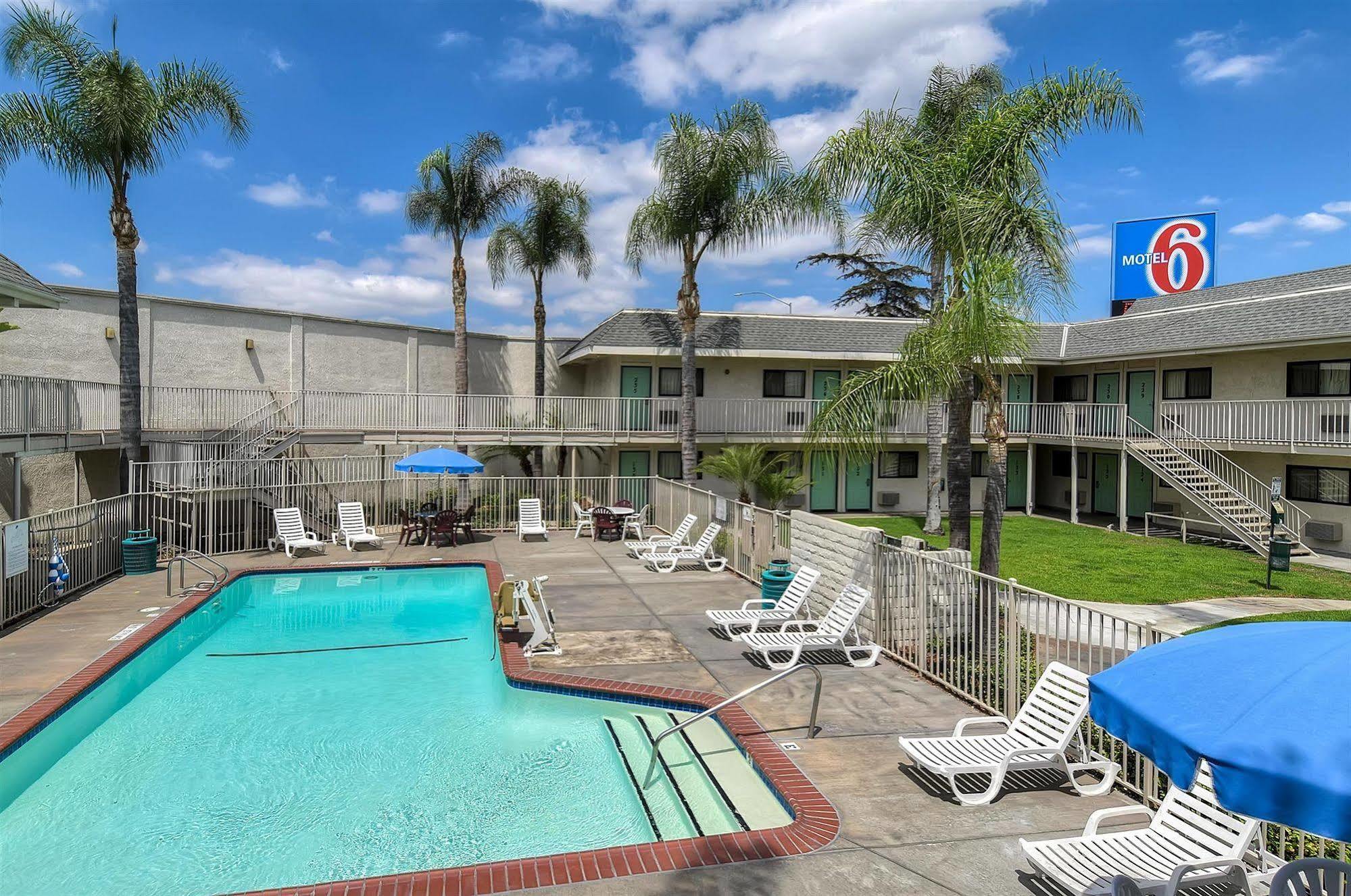 Motel 6 Anaheim Stadium - Orange Ngoại thất bức ảnh