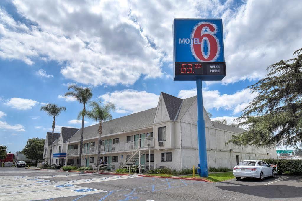 Motel 6 Anaheim Stadium - Orange Ngoại thất bức ảnh